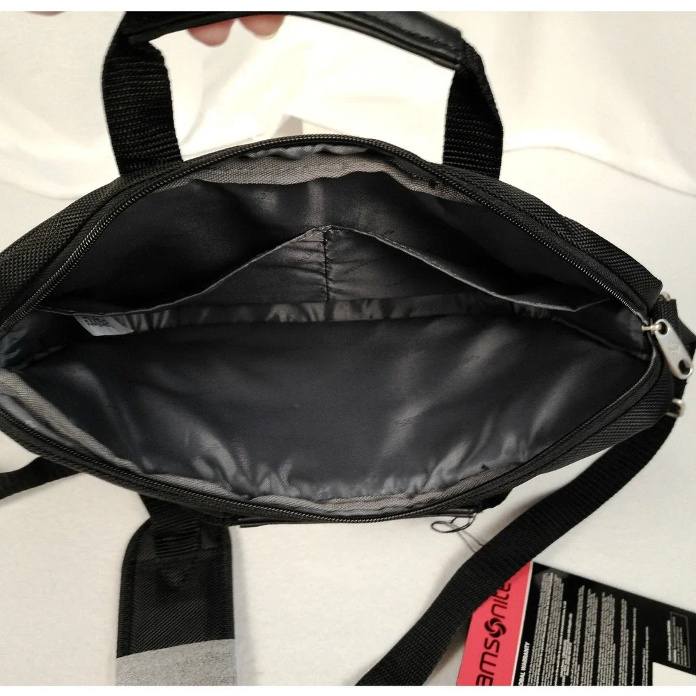 NWT Samsonite Black 13.3